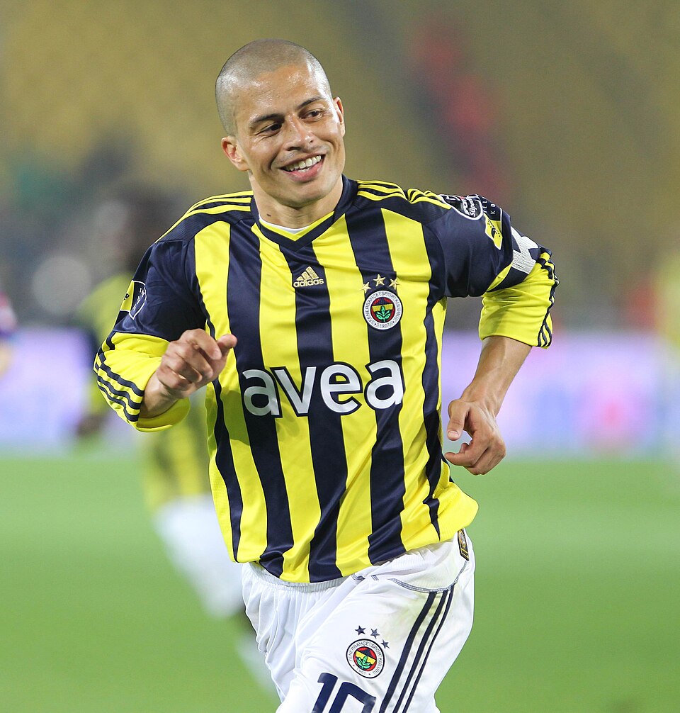 Alex in a Fenerbahçe shirt · 15 May 2011