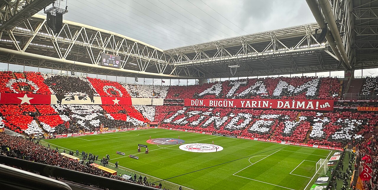Galatasaray–Samsunspor · 10 November display — archive photograph from 2024